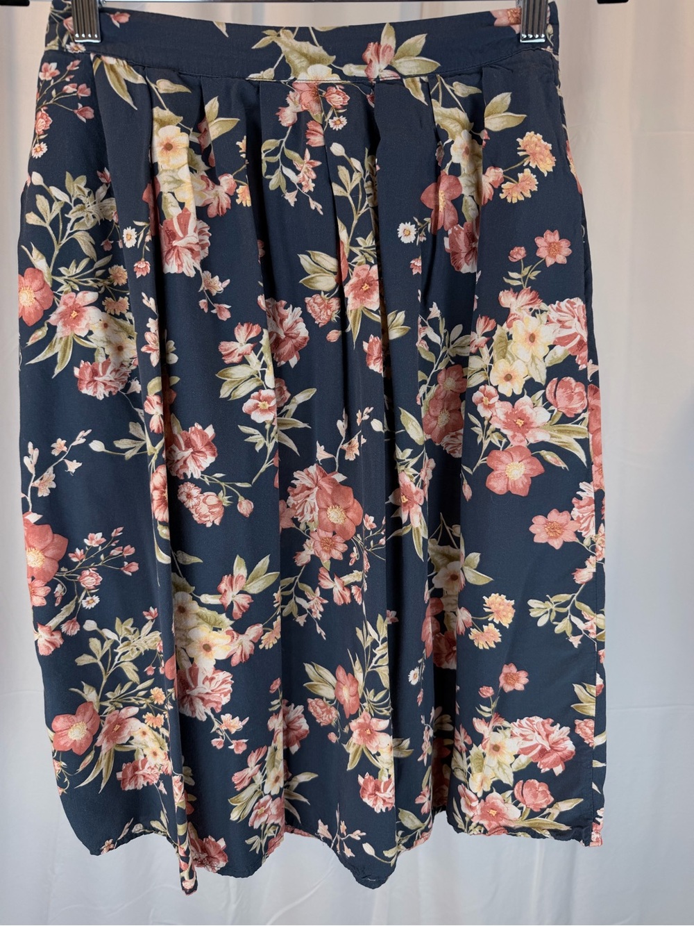 Forever 21 Navy Floral Pleated Midi Skirt - Pink & Cream Flowers